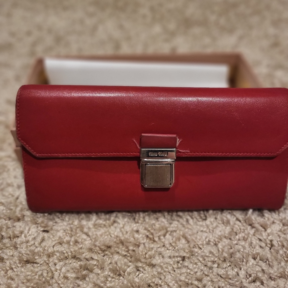 Miu Miu women wallet.